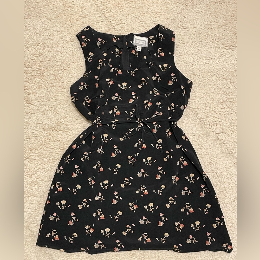 VINTAGE FLORAL MINI DRESS - size MEDIUM but fits XS and S as well